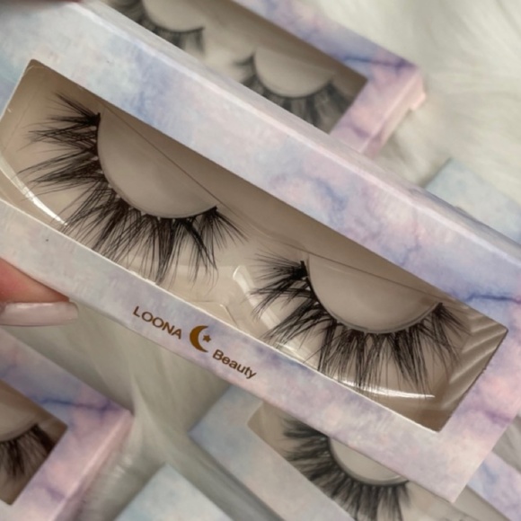 LOONA Beauty 6 Sets of Luxury Lashes - Picture 3 of 5